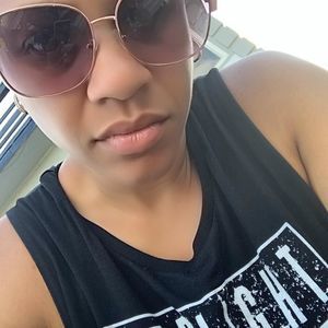 Meet your Posher, Rita